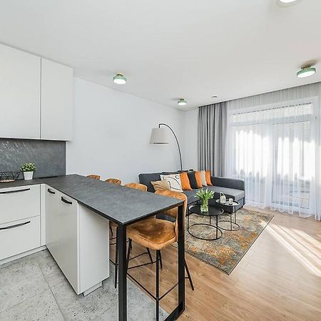 Lovely Apartment With Private Terrace By Urban Rent คอนัส ภายนอก รูปภาพ