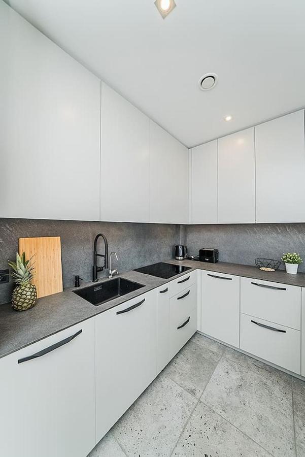 Lovely Apartment With Private Terrace By Urban Rent คอนัส ภายนอก รูปภาพ