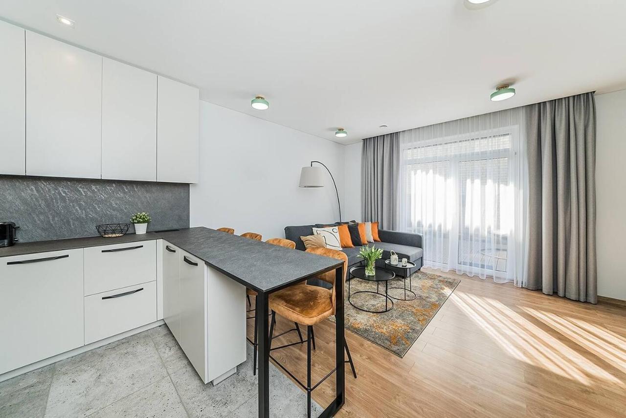 Lovely Apartment With Private Terrace By Urban Rent คอนัส ภายนอก รูปภาพ