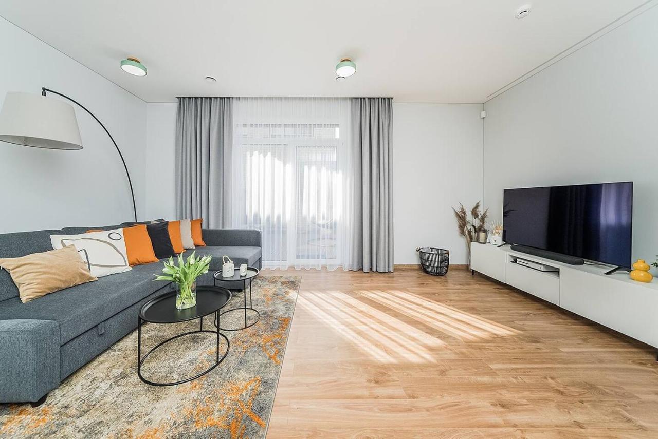 Lovely Apartment With Private Terrace By Urban Rent คอนัส ภายนอก รูปภาพ