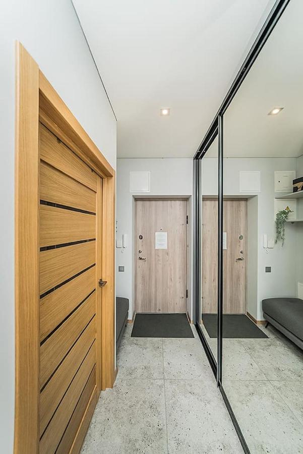 Lovely Apartment With Private Terrace By Urban Rent คอนัส ภายนอก รูปภาพ