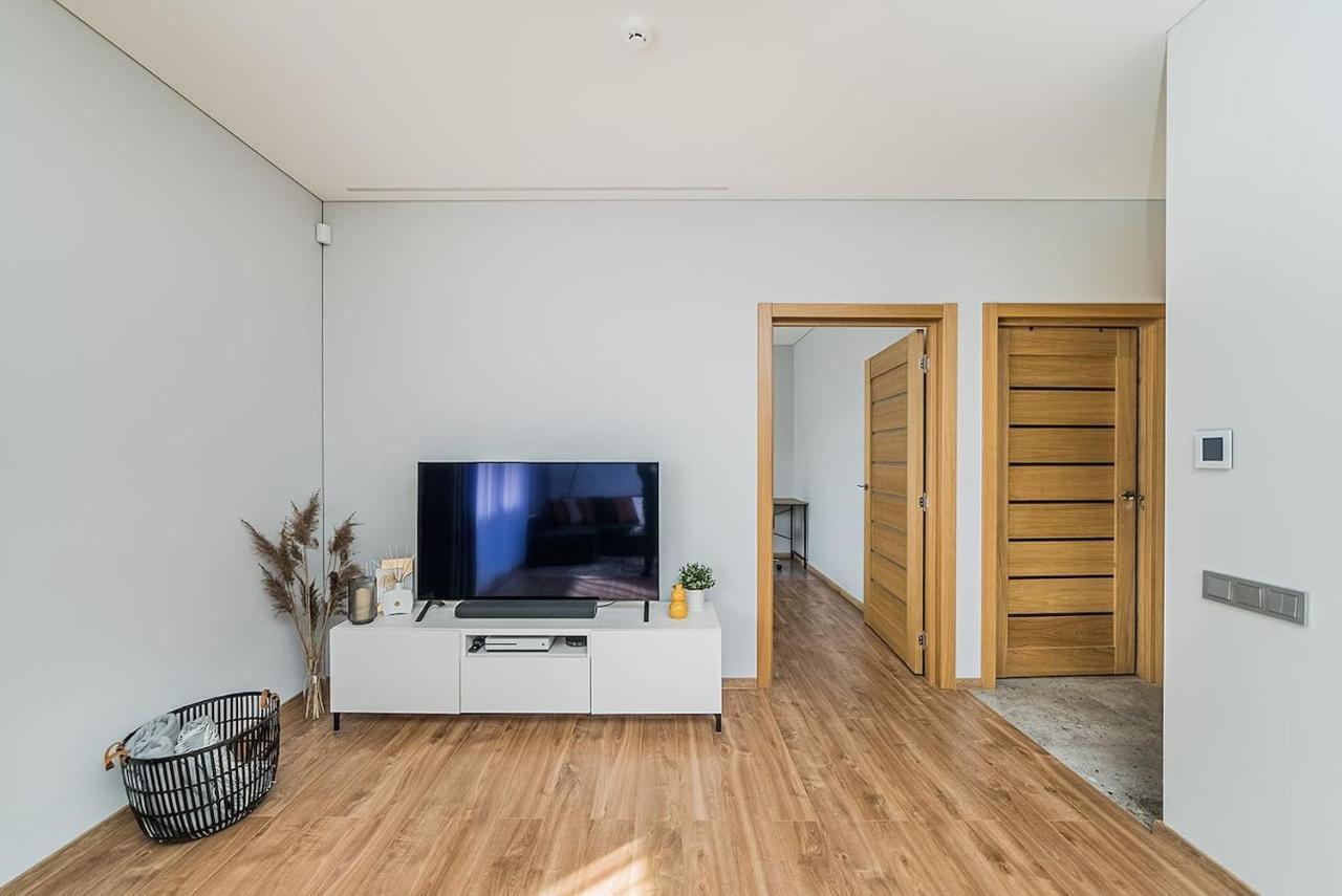 Lovely Apartment With Private Terrace By Urban Rent คอนัส ภายนอก รูปภาพ