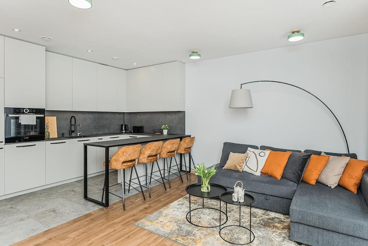 Lovely Apartment With Private Terrace By Urban Rent คอนัส ภายนอก รูปภาพ